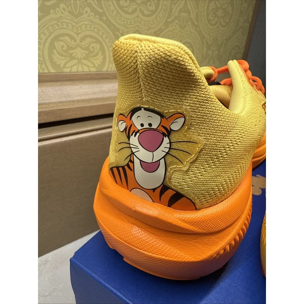 Limited‎ Edition Brooks Ghost Winnie the Pooh Women's 8M Disney Limited Edition